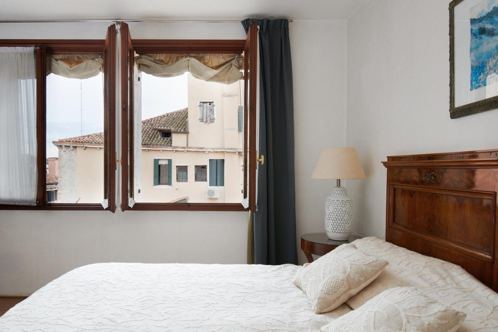 Palazzo Contarini Della Porta Di Ferro Apartahotel