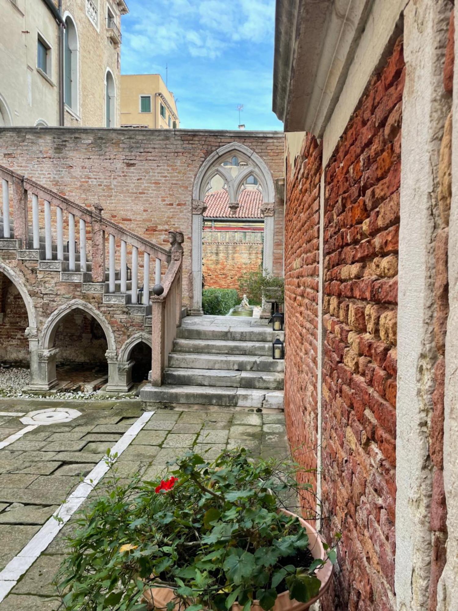 Aparthotel Palazzo Contarini Della Porta Di Ferro Venice